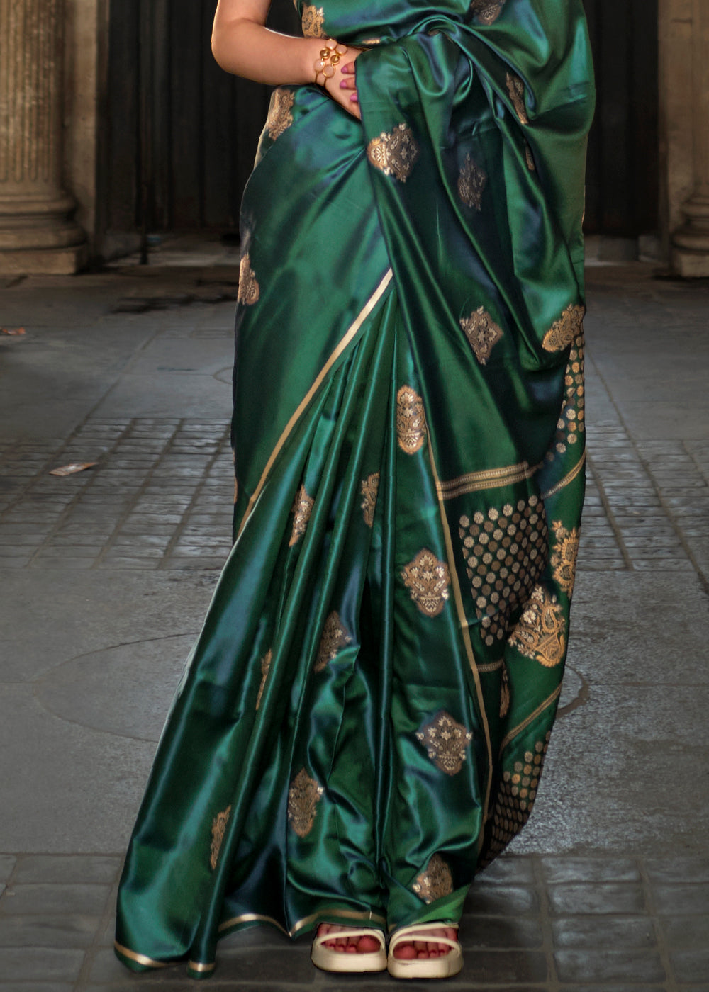 Classic Green Satin Handloom Weaving Silk Saree