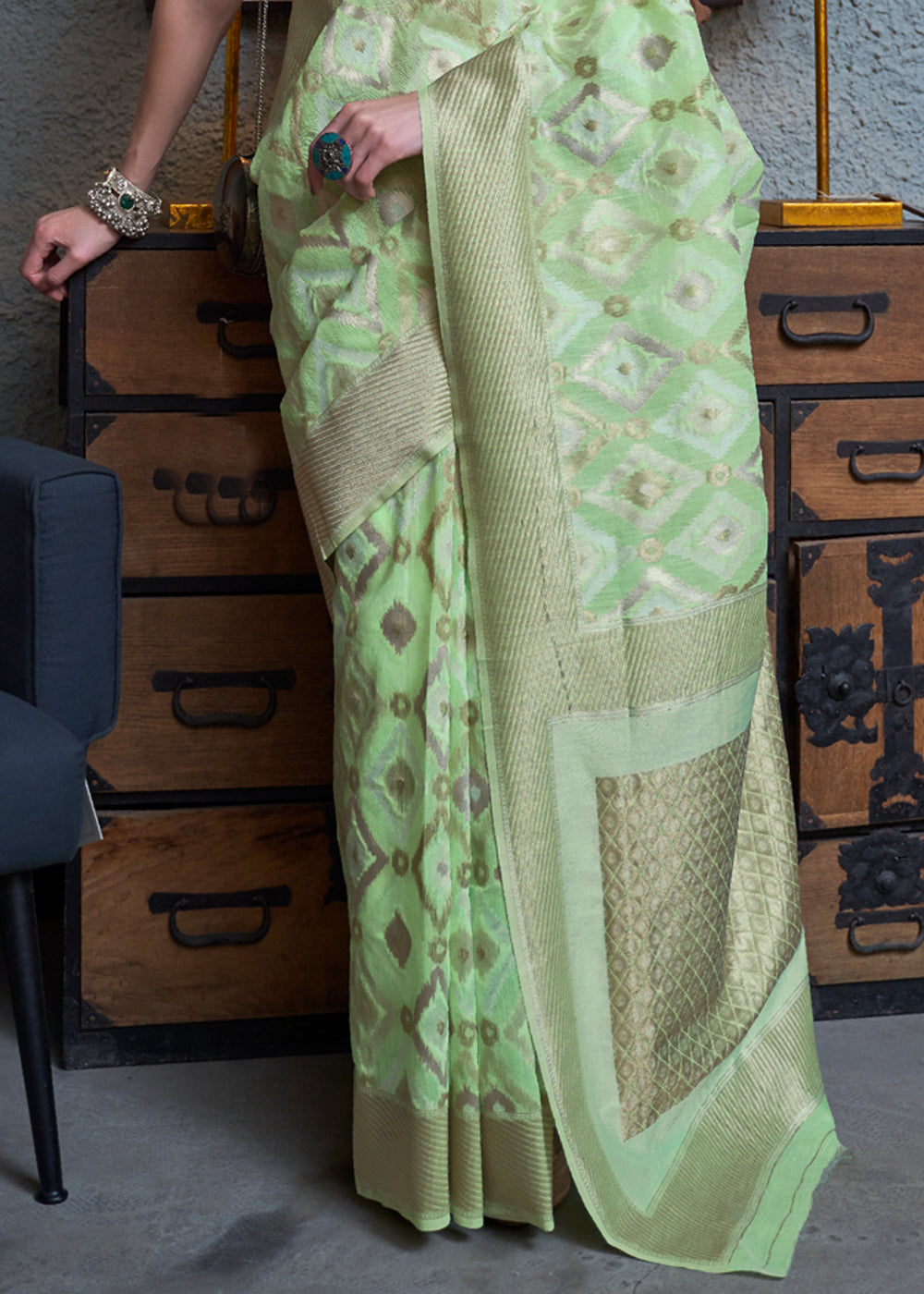 Lime Green Linen Handloom Weaving Saree