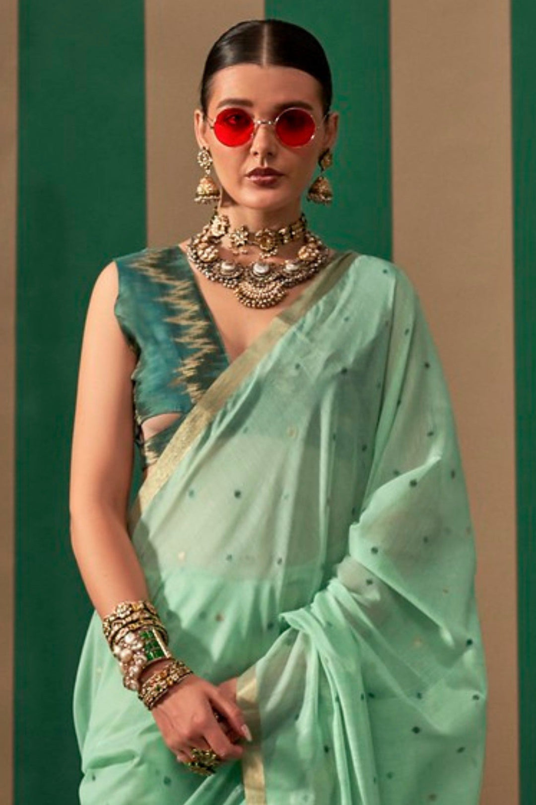 Emerald Green Handloom Weaving Silk Saree With Brocade Blouse