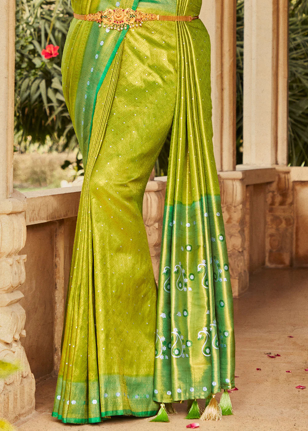 Details more than 234 parrot green saree look super hot